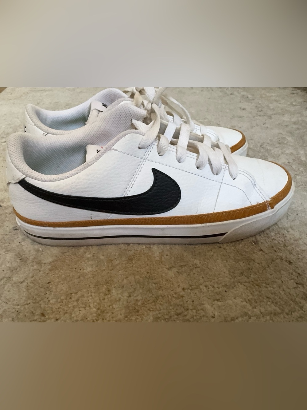 Nike Court Legacy